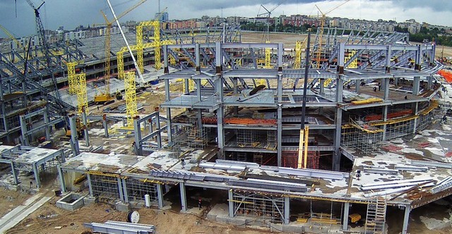 Строительство стадиона на 35 000 зрительских мест  г. Калининград